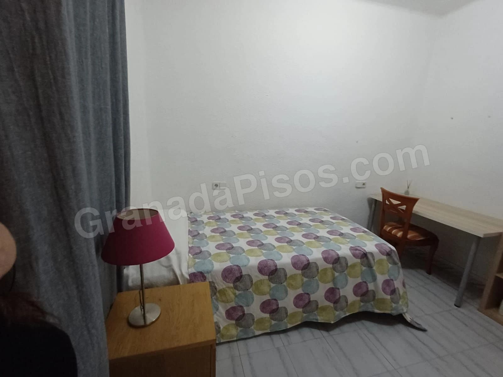 Habitación en Cartuja (2)