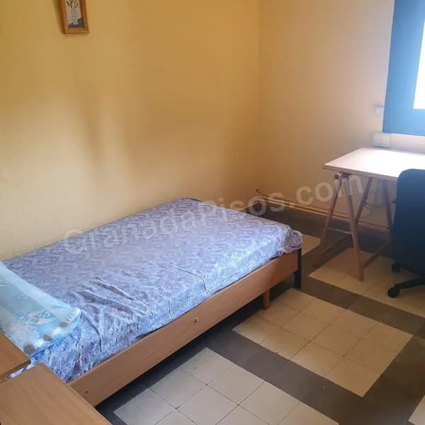 Piso entero en Cartuja (2)