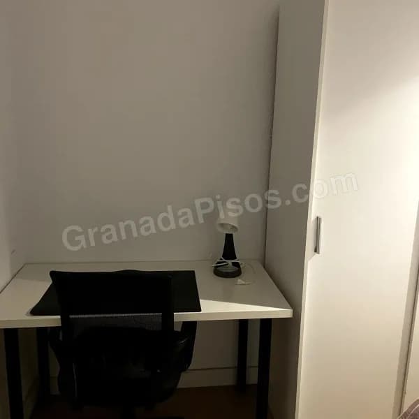 Habitación en Camino de Ronda (2)