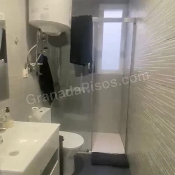 Piso entero en Camino de Ronda (4)