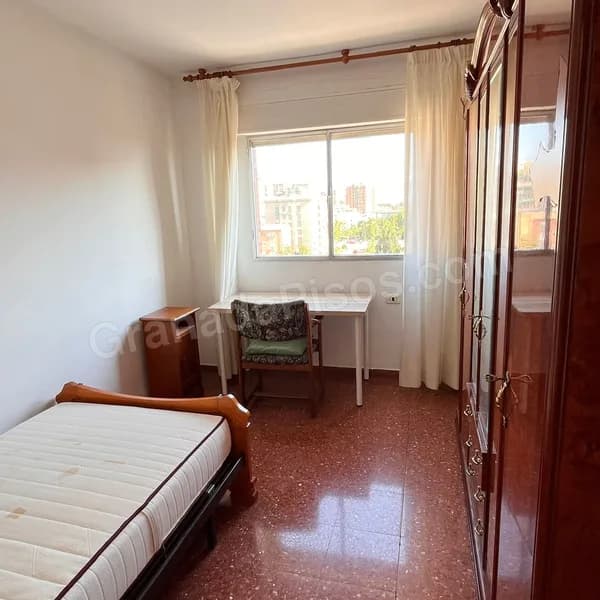 Habitación en Calle Luz Casanova