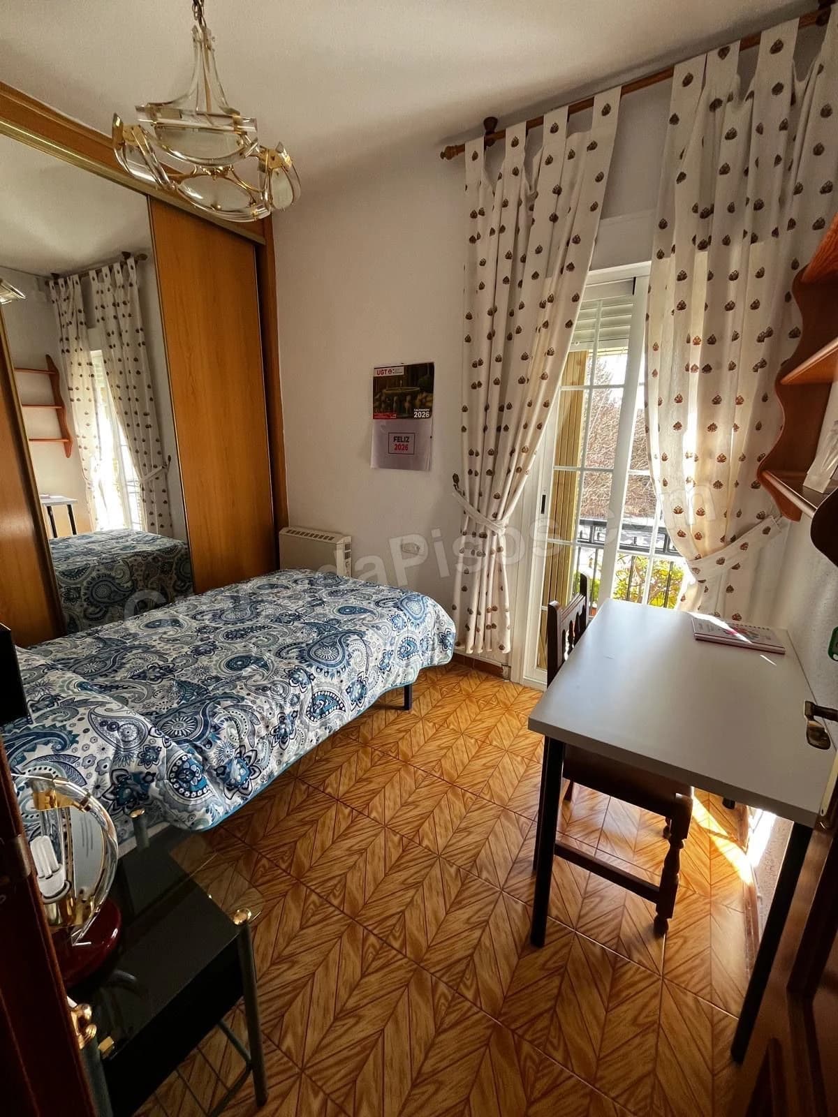 Habitación en Cartuja (2)
