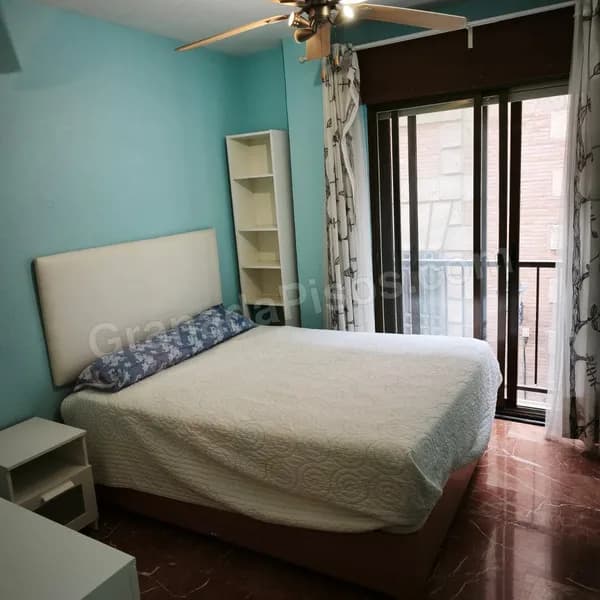 Habitación en Centro (Gran Vía / Trinidad) (2)