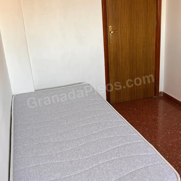 Habitación en Calle Luz Casanova (3)