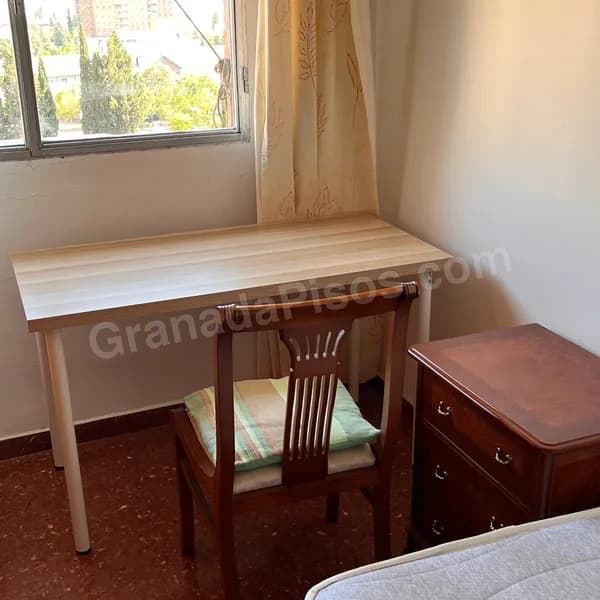 Habitación en Calle Luz Casanova (2)