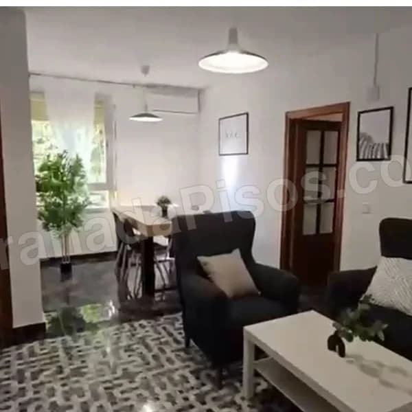 Habitación en Ronda de Alfareros (Cartuja)