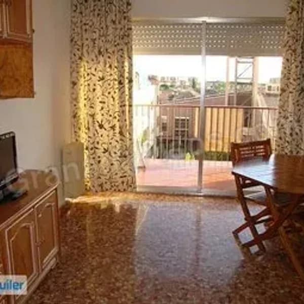 Habitación cerca de Trauma y Plaza de Toros