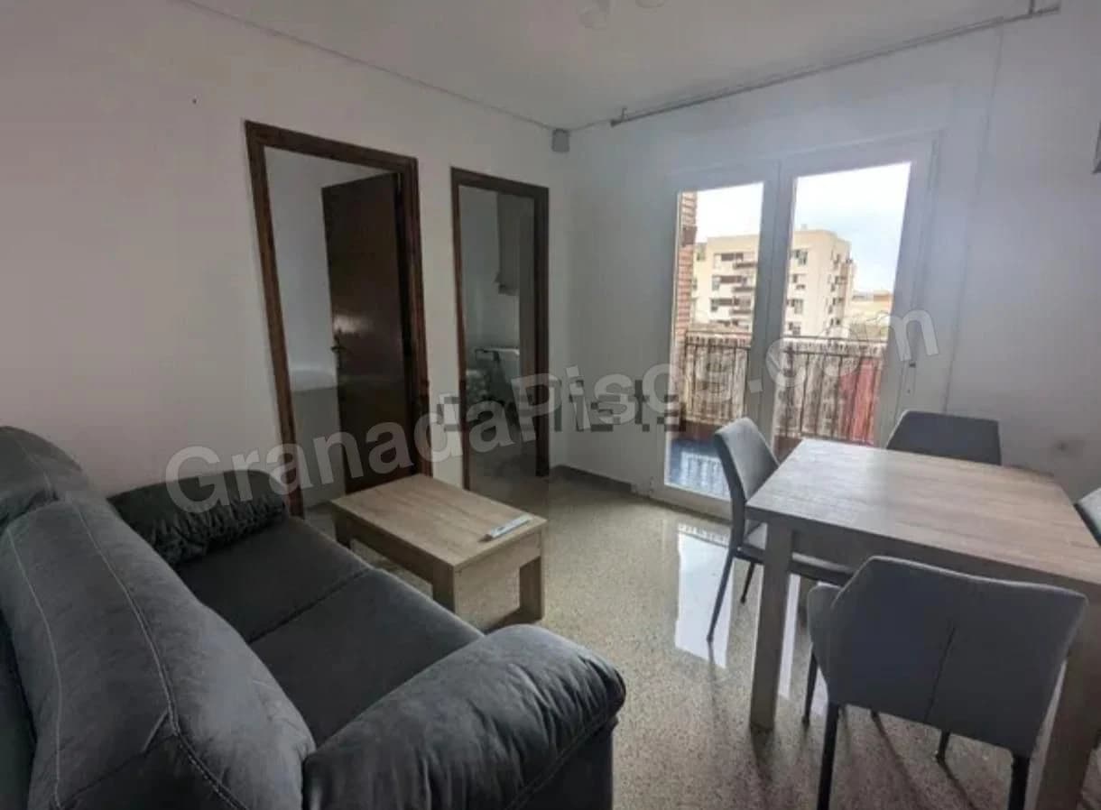 Habitación en Calle Oscar Romero 17