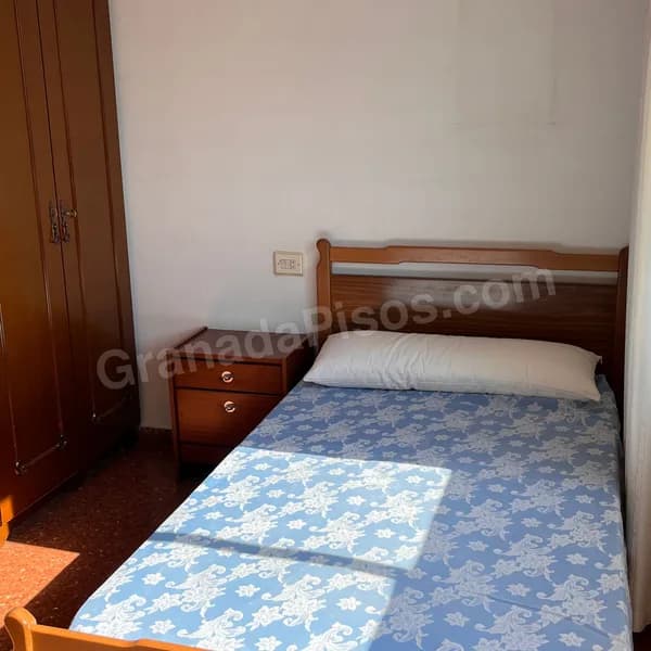 Habitación en Calle Luz Casanova (3)