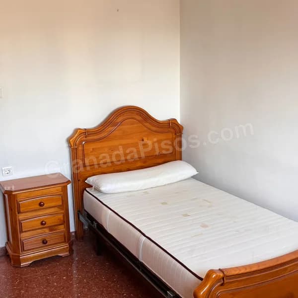 Habitación en Calle Luz Casanova (3)