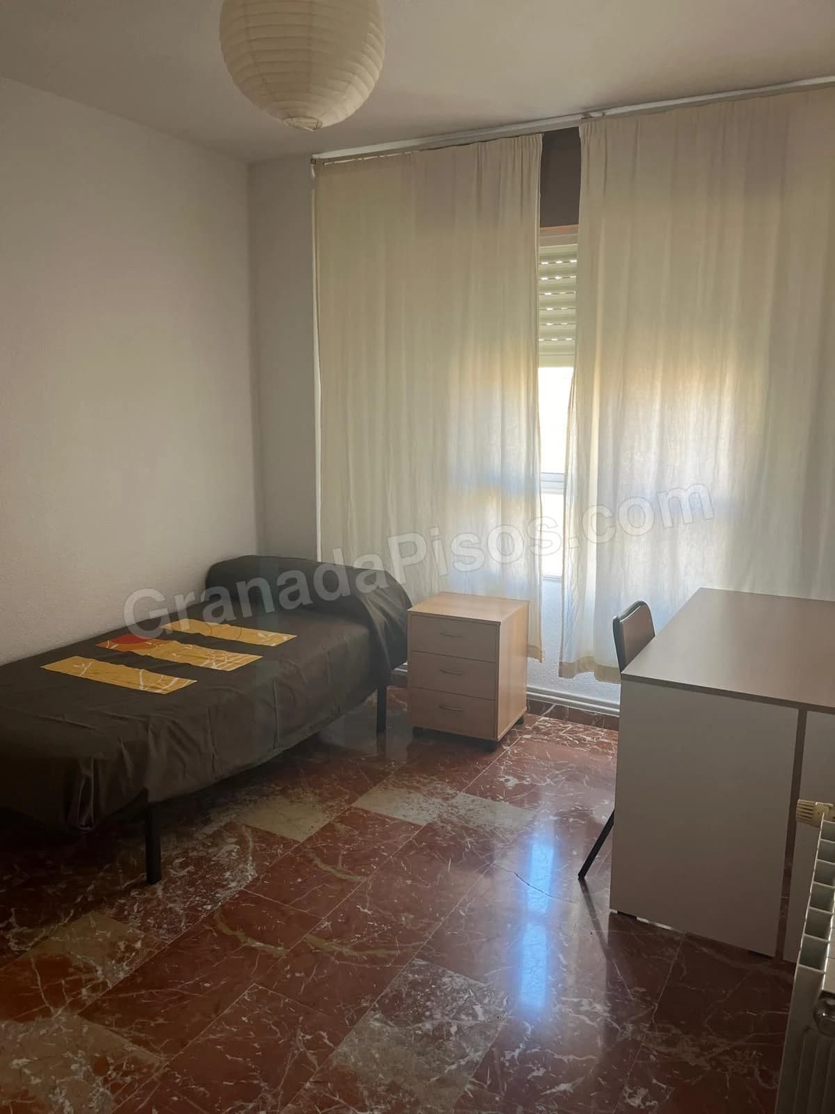 Habitación en Plaza de Toros / Doctores