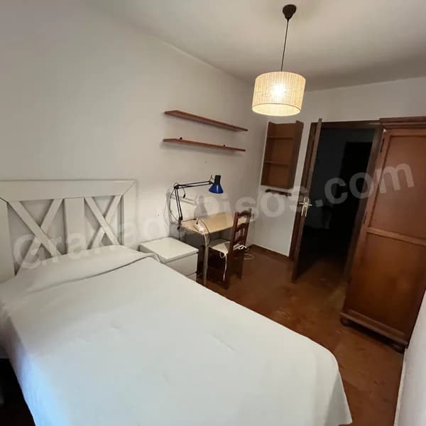 Habitación en Centro (Gran Vía / Trinidad) (2)