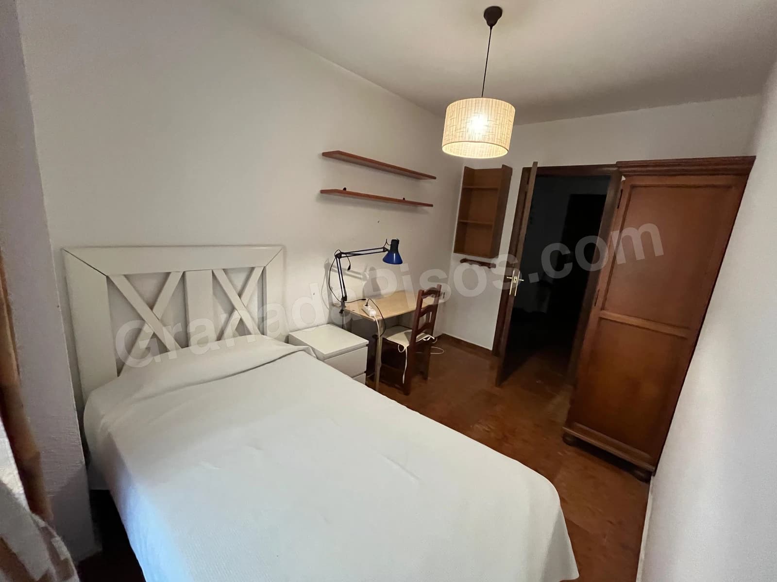 Habitación en Centro (Gran Vía / Trinidad) (2)