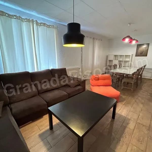 Habitación en Centro (Gran Vía / Trinidad) (2)