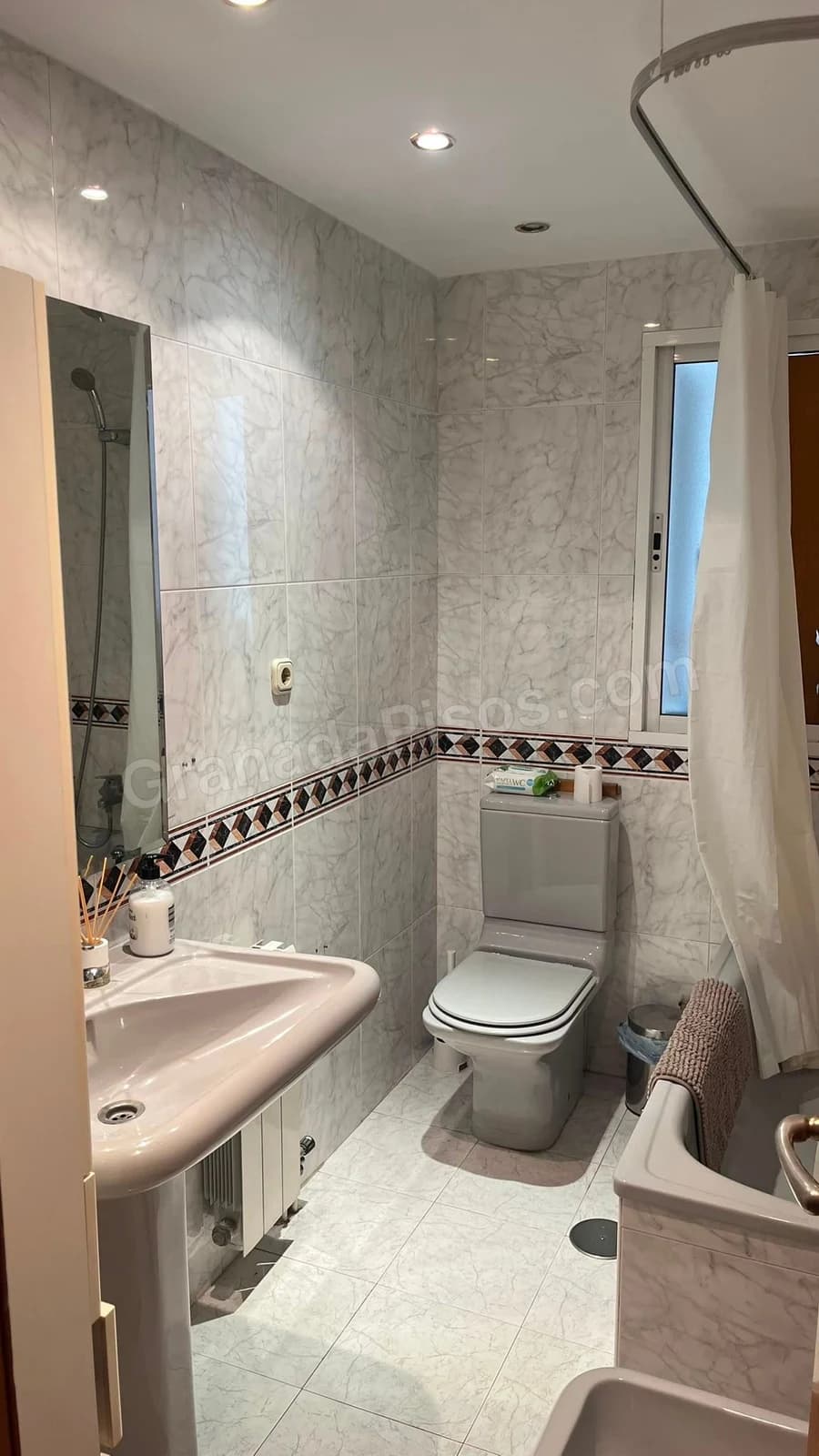 Habitación en Centro (Plaza de gracia/Pedro Alarcón ) (3)