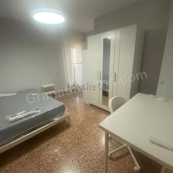 Habitación en Centro (Gran Vía / Trinidad)