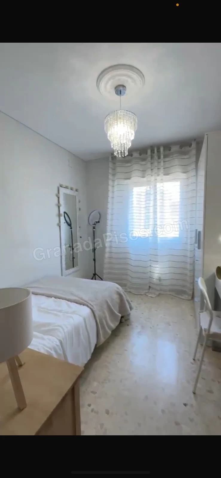 Habitación en Avenida pulianas 60