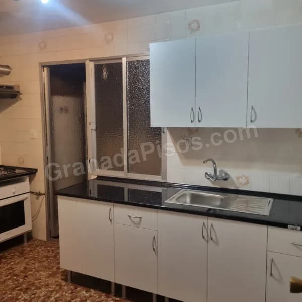 Habitación cerca de Trauma y Plaza de Toros (3)