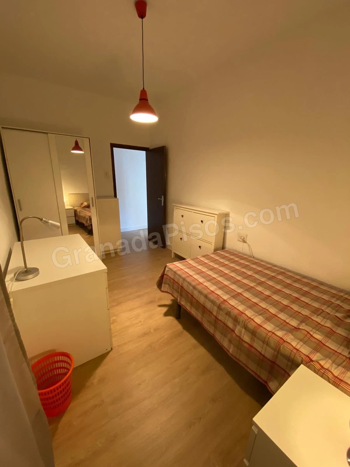 Habitación en Camino de Ronda (2)