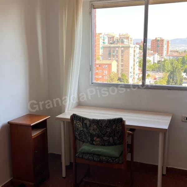 Habitación en Calle Luz Casanova (2)