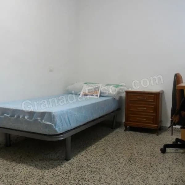 Habitación en Plaza de Toros / Doctores (2)