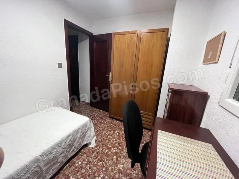 Piso entero en Camino de Ronda (2)