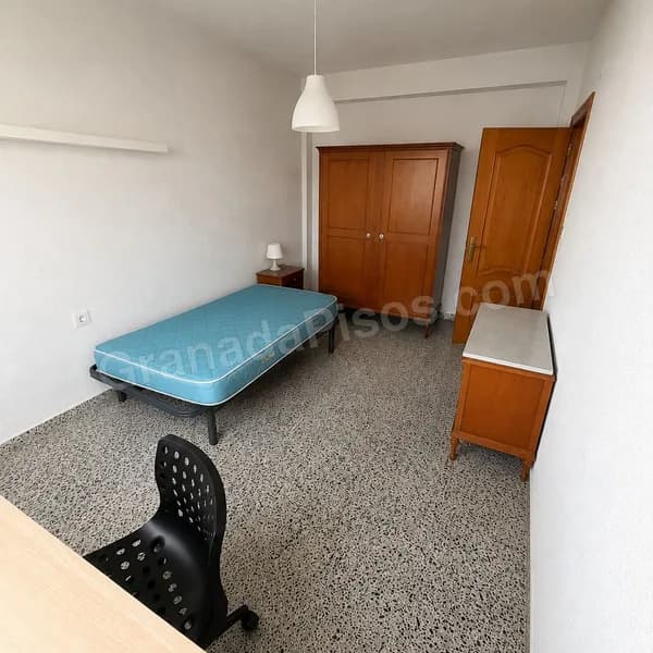 Piso entero en Plaza de Toros / Doctores